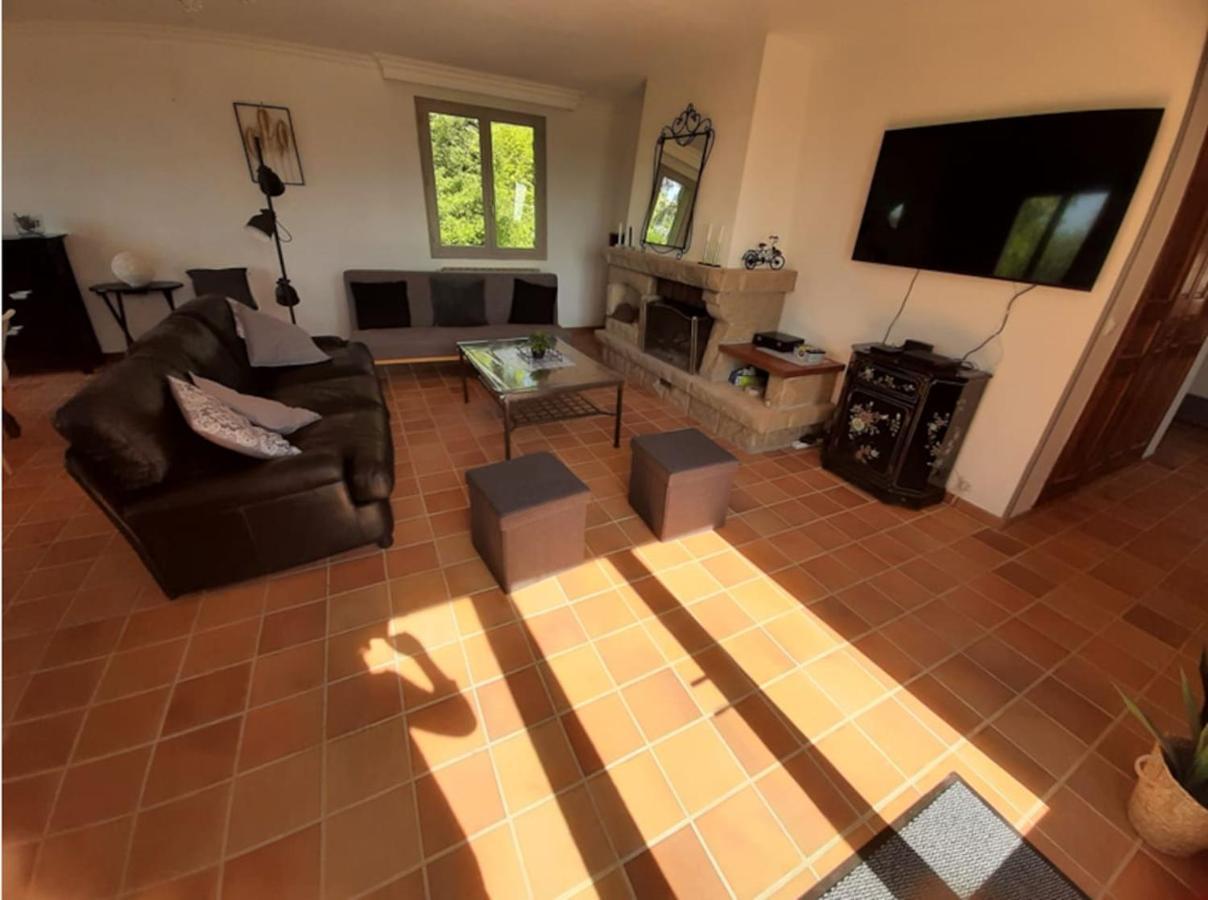 Maison Confort Et Repos Crecy-la-Chapelle Εξωτερικό φωτογραφία
